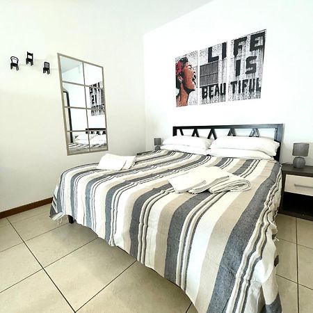 Toret Vanchiglia Studio Apartment Torino Esterno foto