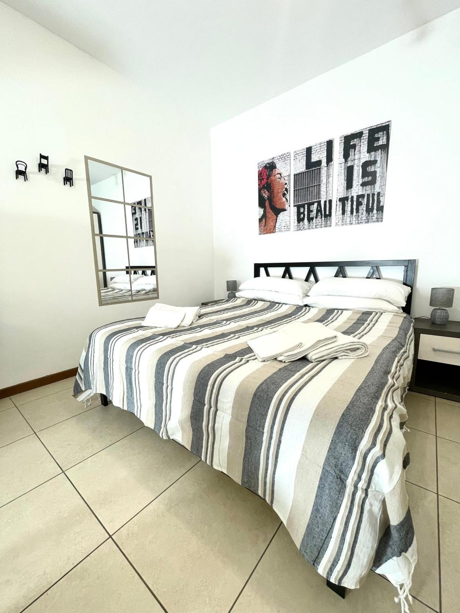 Toret Vanchiglia Studio Apartment Torino Esterno foto